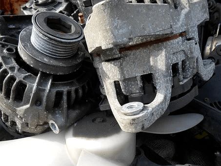 汽車配件選購(gòu)指南 渠道、類型與實(shí)用建議